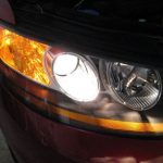 Замена ламп ближнего и дальнего света фар в Hyundai Santa Fe
