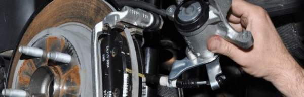 Замена переднего тормозного суппорта в сборе на Chevrolet Cruze